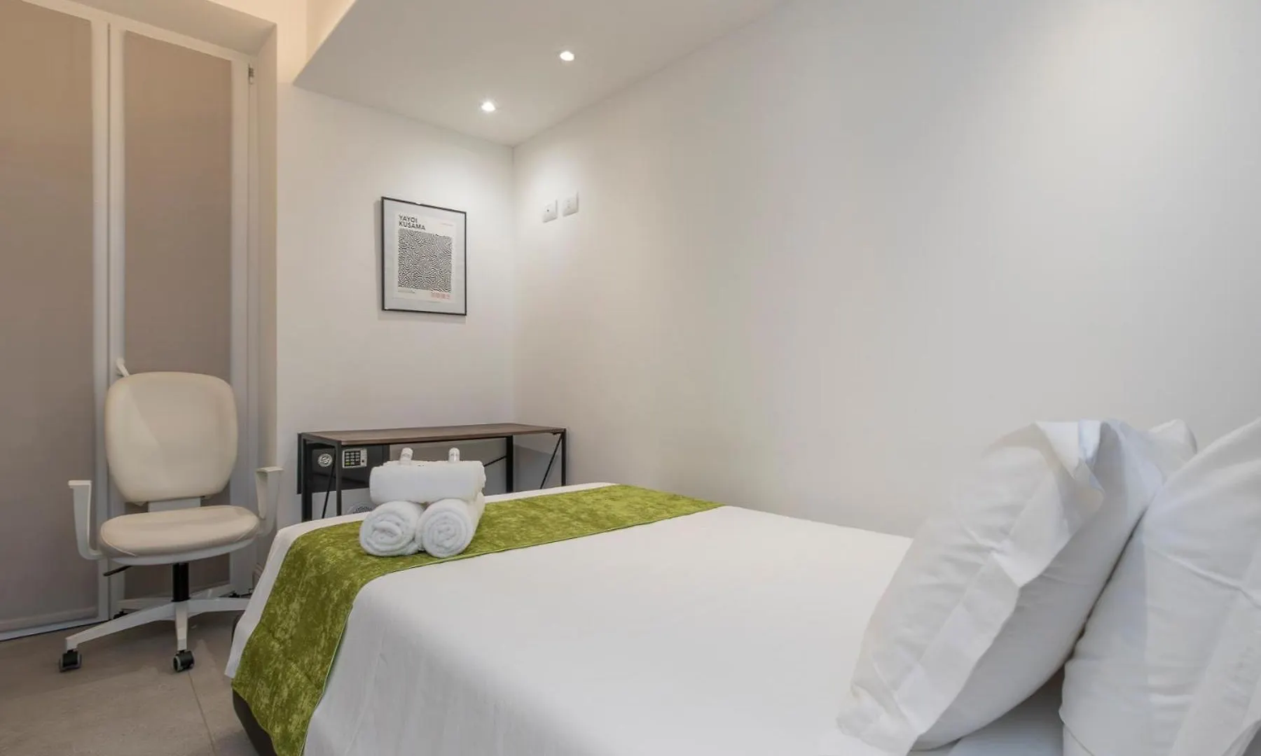 Xenia Apartments - Modern Three-Room Apartment In Moscova Area Milan