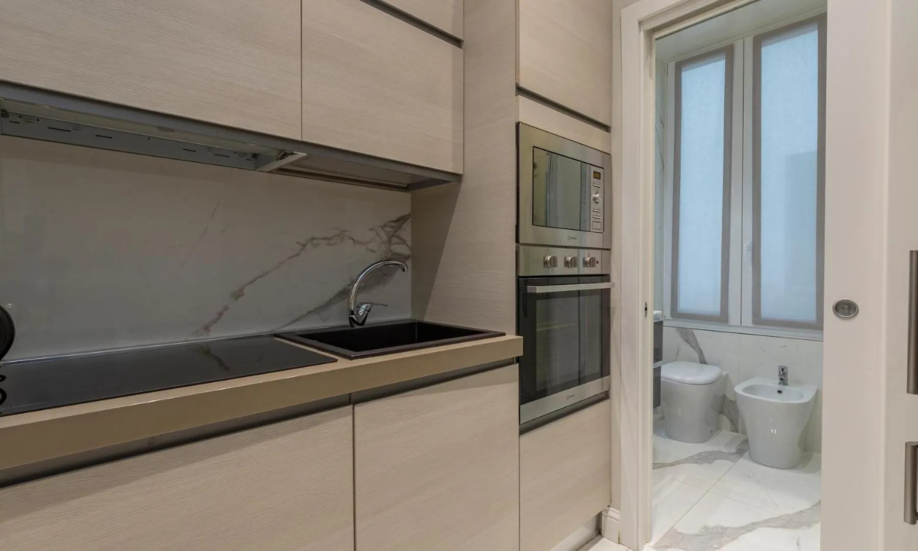 Xenia Apartments - Modern Three-Room Apartment In Moscova Area Milan