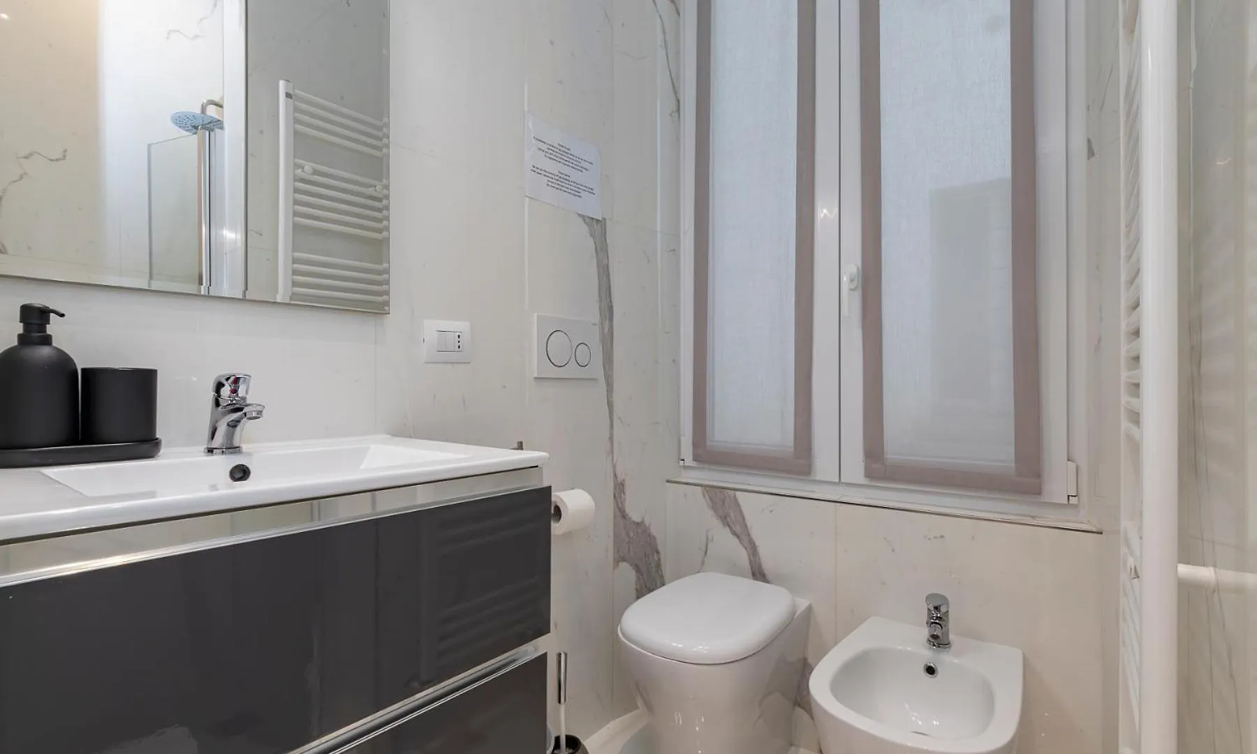 Xenia Apartments - Modern Three-Room Apartment In Moscova Area Milan