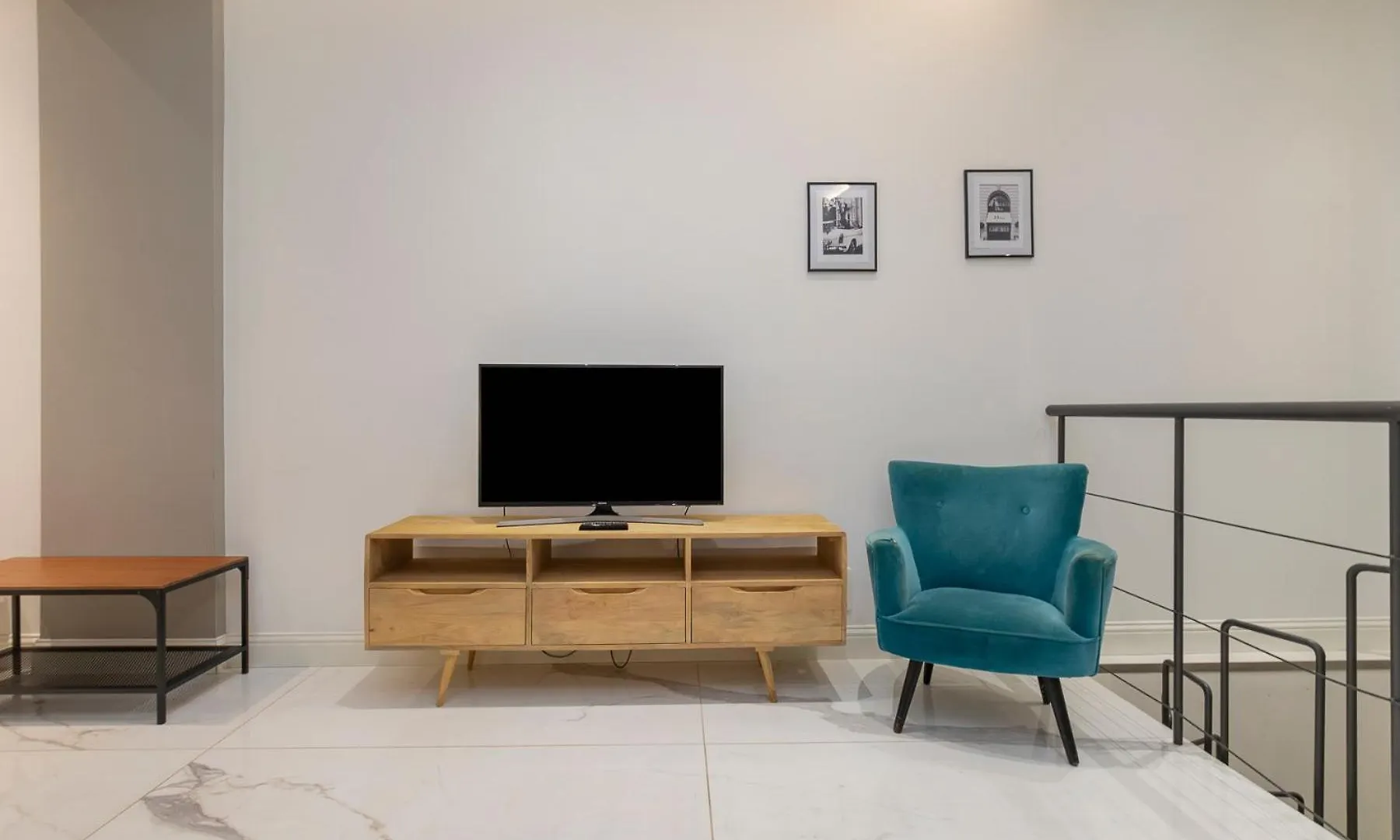 Xenia Apartments - Modern Three-Room Apartment In Moscova Area Milan 0*,  Italie
